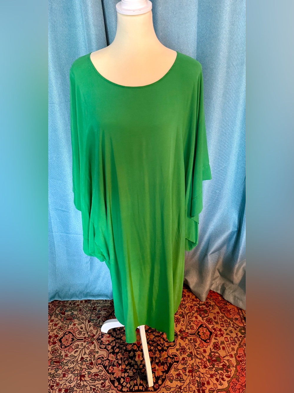 Baacal Emerald Green Caftan with Dolman Sleeves and Scoop Neck